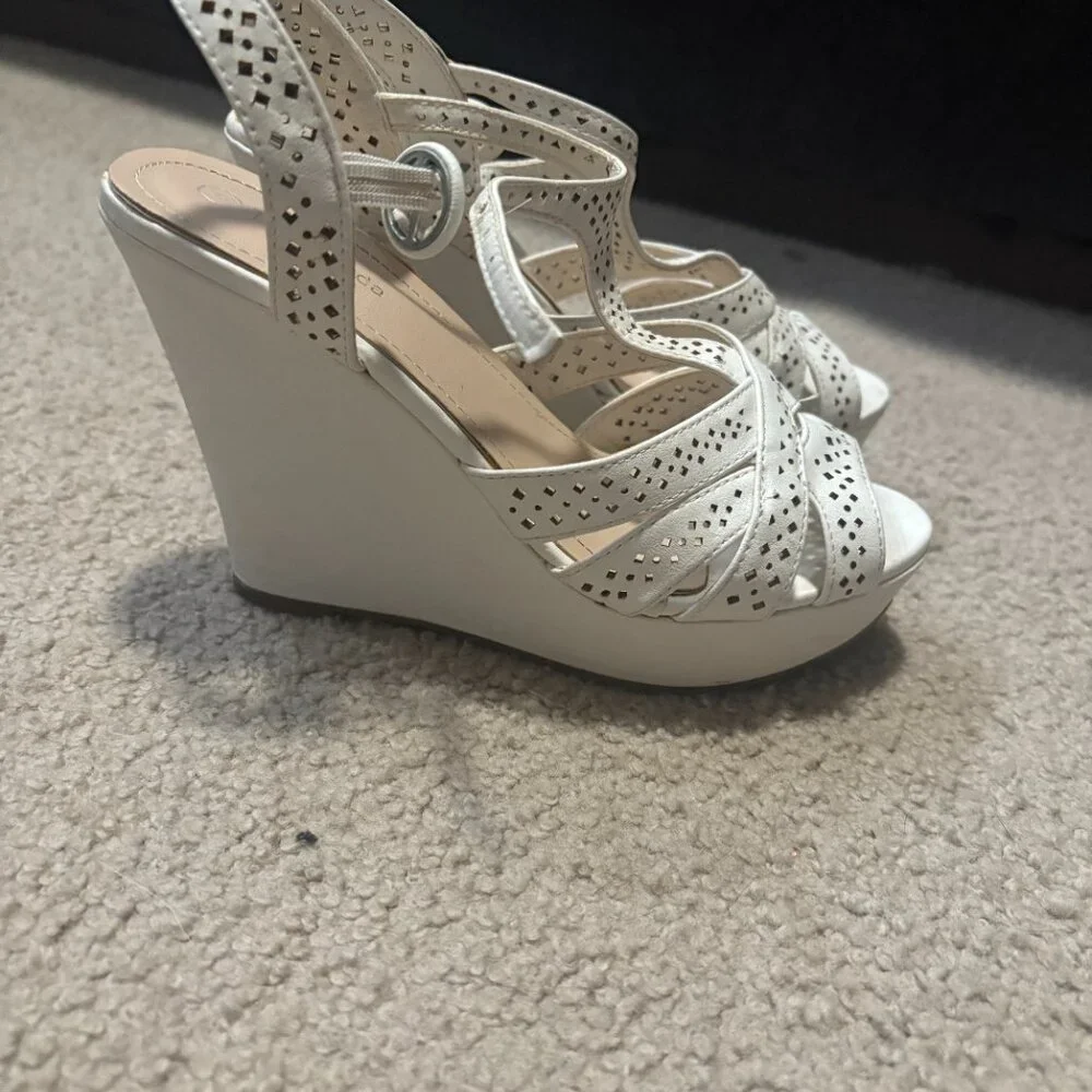 White Wedge - Picture 2 of 4